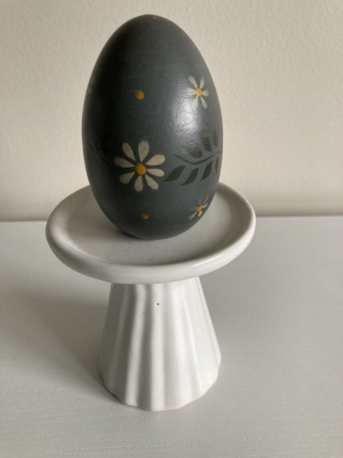 Vintage Hand Painted Wooden Egg/ Floral, Daisy (Stand Not Included)