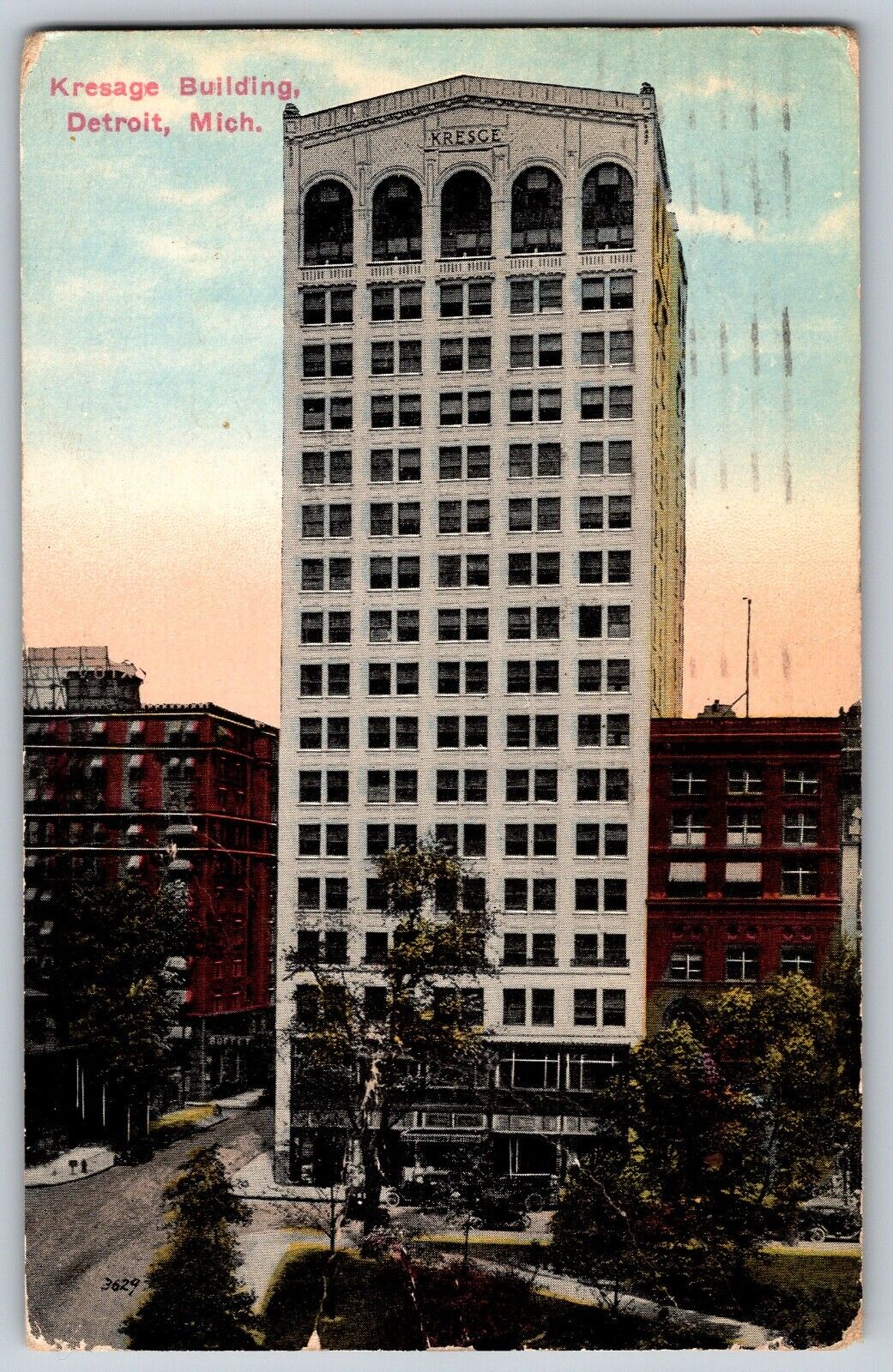 Michigan MI, Detroit - A Kresge Building - Vintage Postcard - Posted