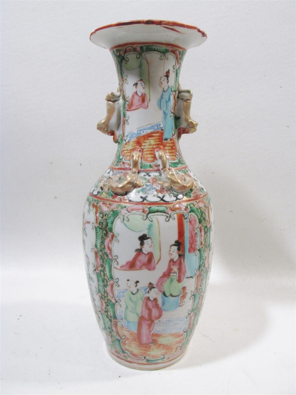 c1900 Chinese Famille Rose Medallion Porcelain 10.25” Vase