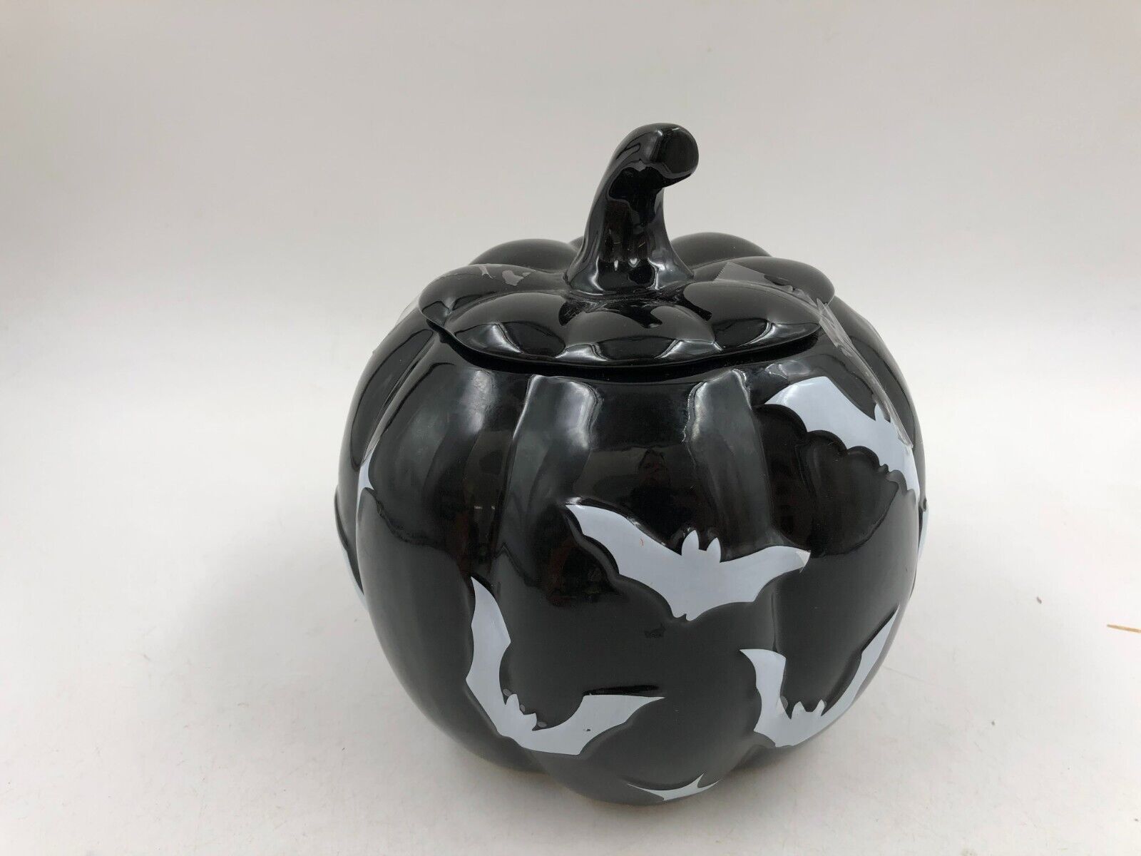 10 Strawberry Street Ceramic 8in Silver Bat Pumpkin Canister CC01B51010