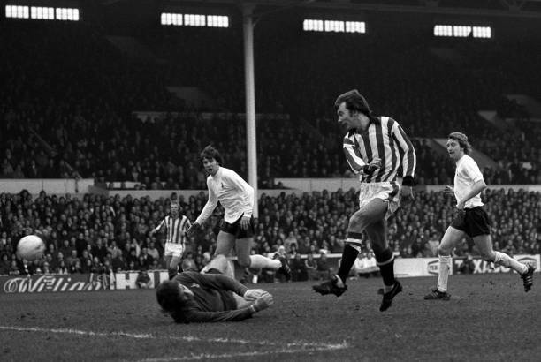 Spurs Defenders Terry Naylor Cyril Knowles Race Back Too Late Alan- 1975 Photo