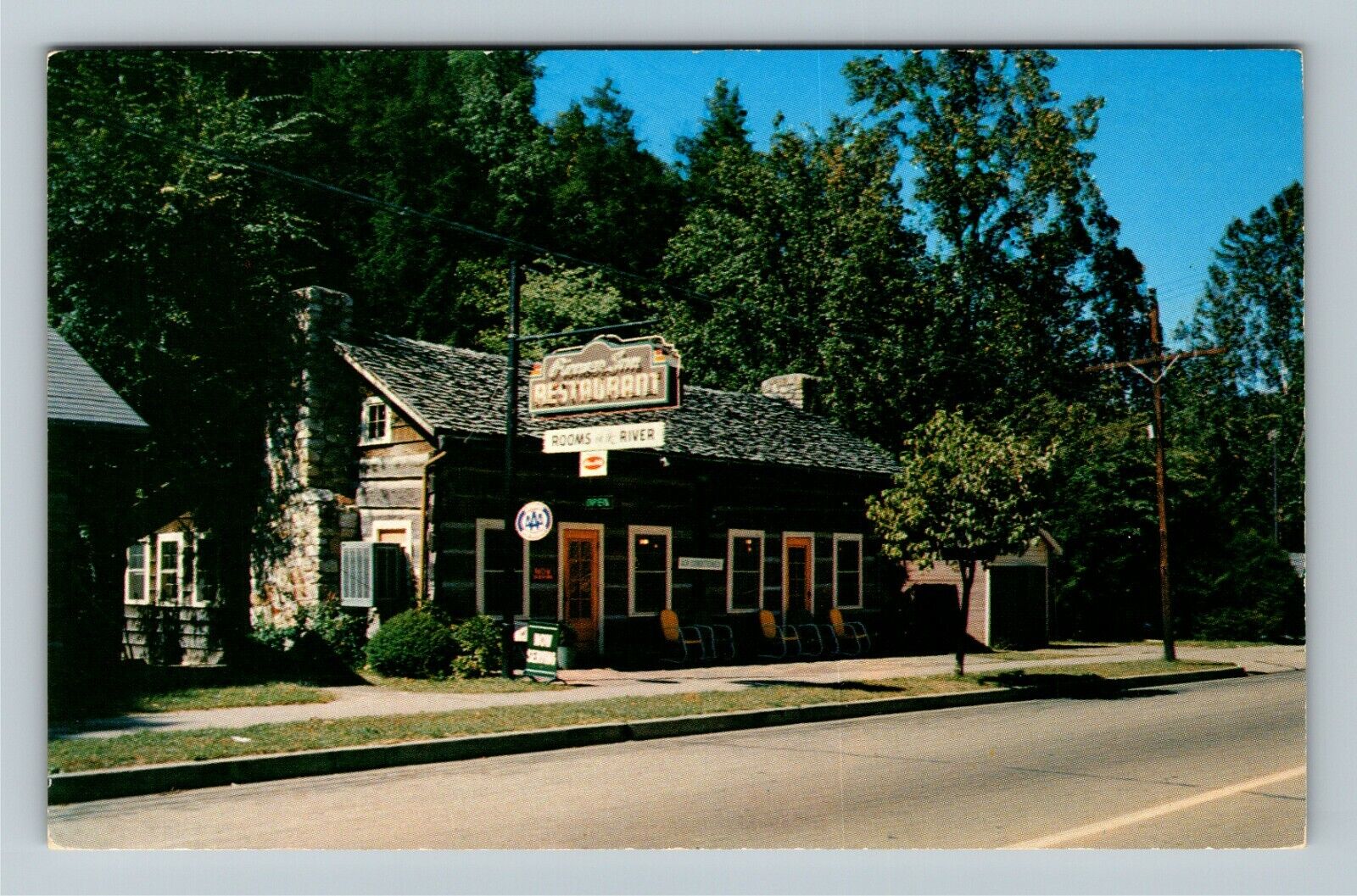 Gatlinburg TN-Tennessee, The Pioneer Inn Antique Vintage Souvenir Postcard