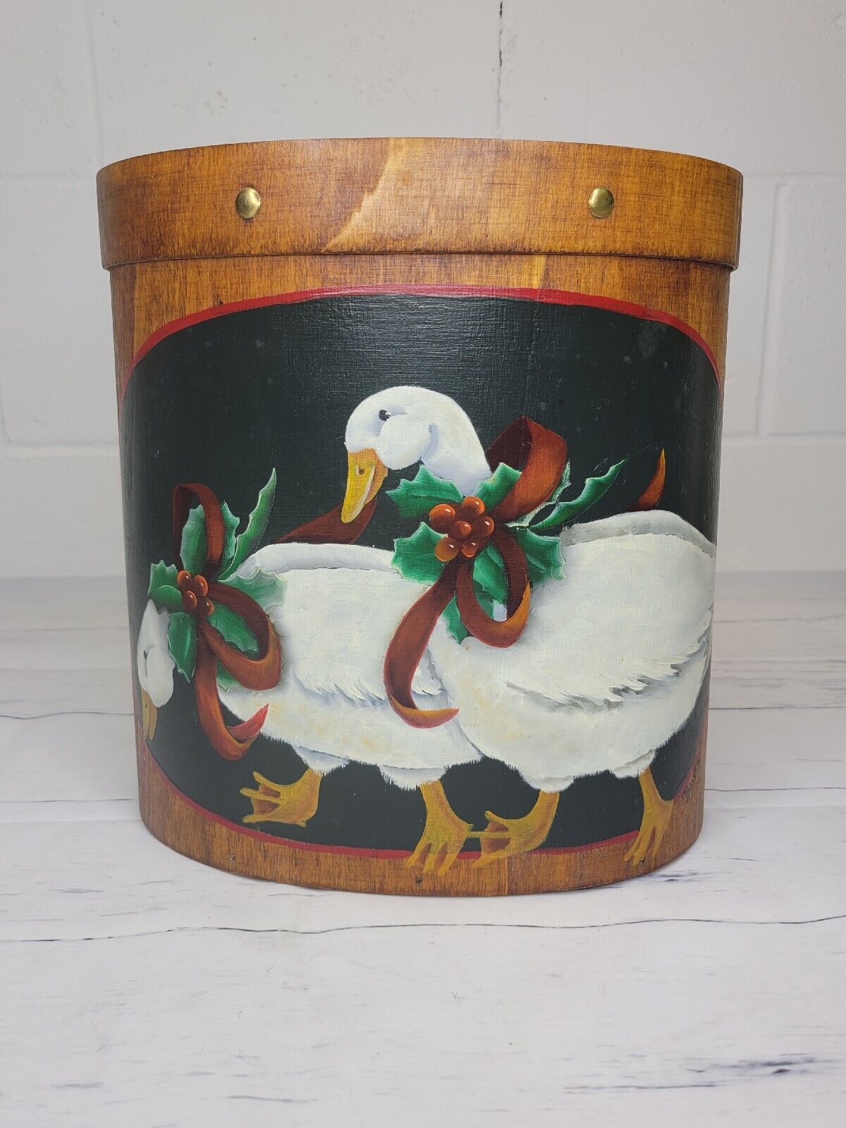 Vintage Rustic Wood Goose Christmas Trashcan 11\