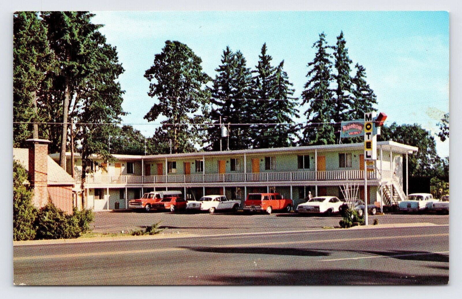 Rainbow Motel, Pacific Highway, Cottage Grove Oregon, Classic Cars Postcard P7