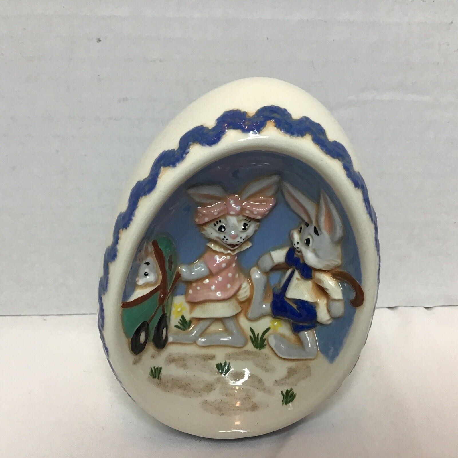 VTG 1976 Easter Egg Byron Molds Ceramic Diorama Bunny Rabbit Family &Chick