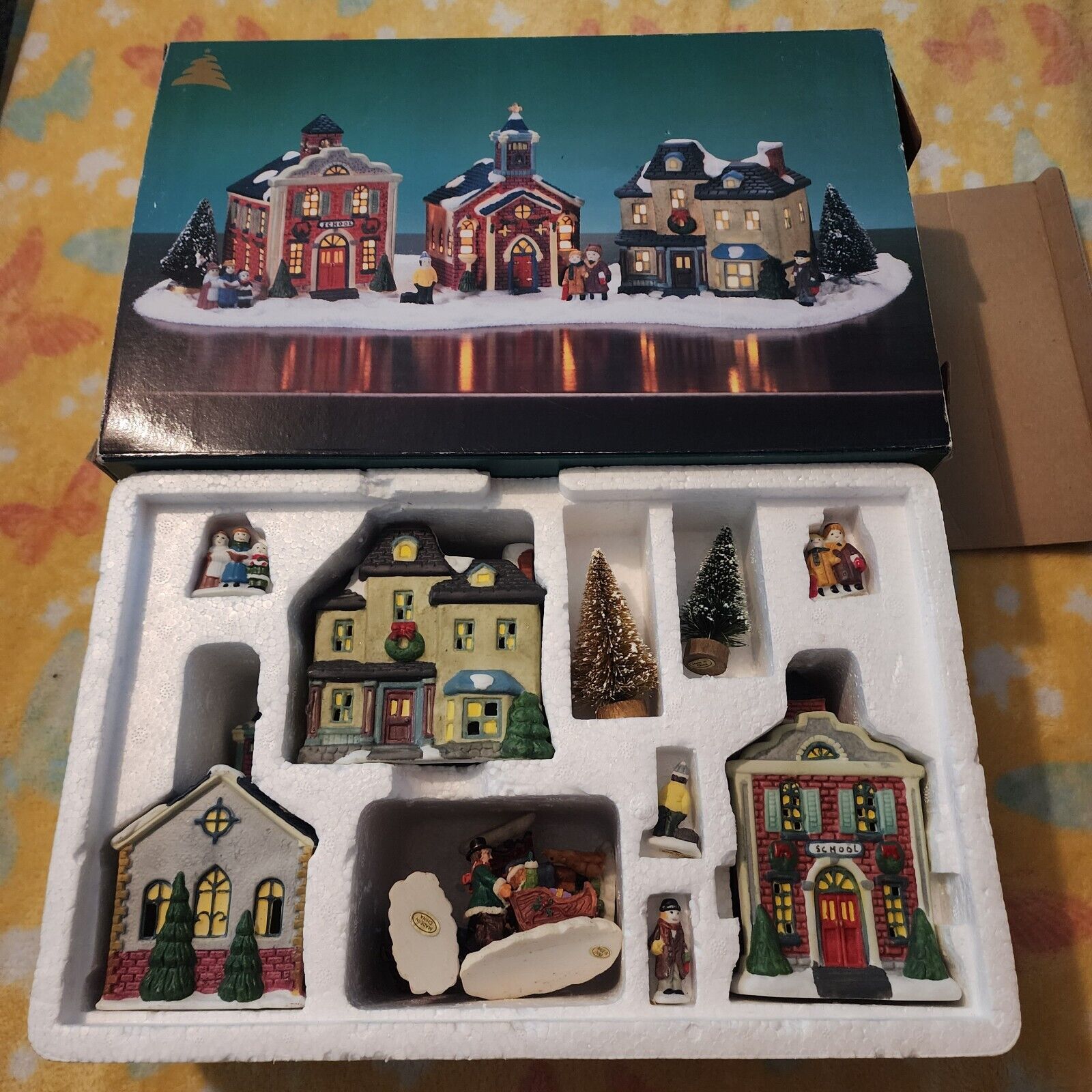 Trim-a-Home Holiday Memories 10 Piece Porcelain Set Lighted Christmas Village