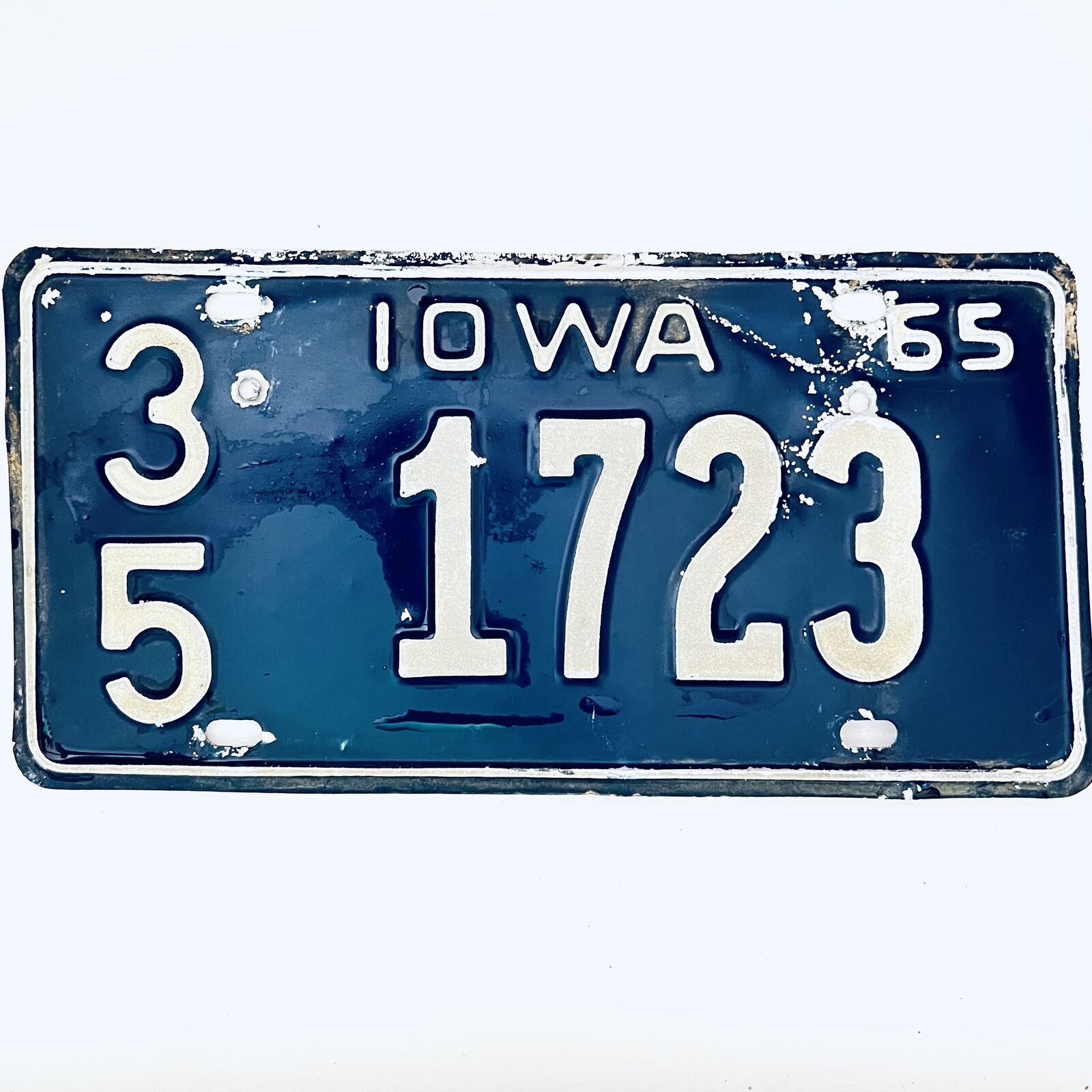 1965 United States Iowa Franklin County Passenger License Plate 35 1723