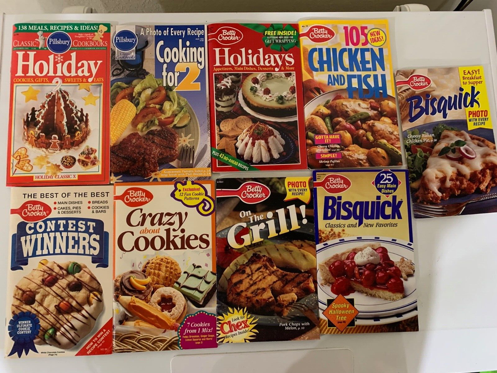 Lot of 9 Vintage Betty Crocker & Pillsbury Cookbook Booklets
