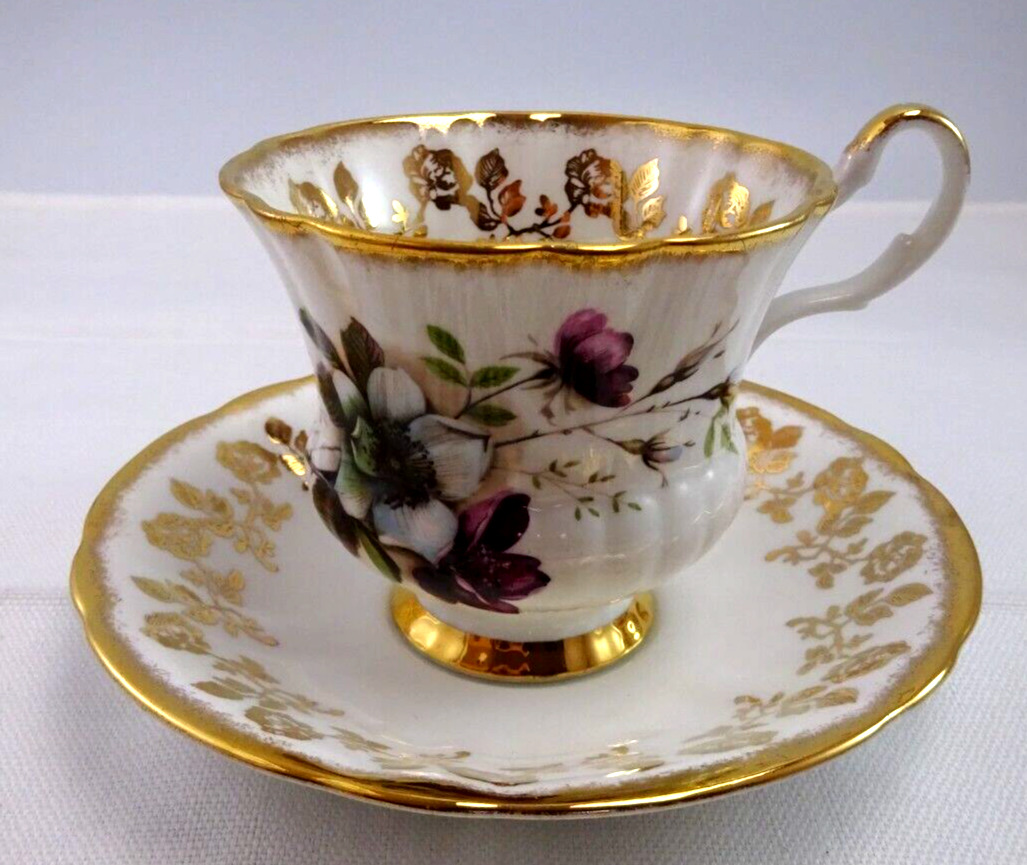 LOVELY ROYAL LONDON TEA CUP & SAUCER GOLD FLORAL BONE CHINA ENGLAND