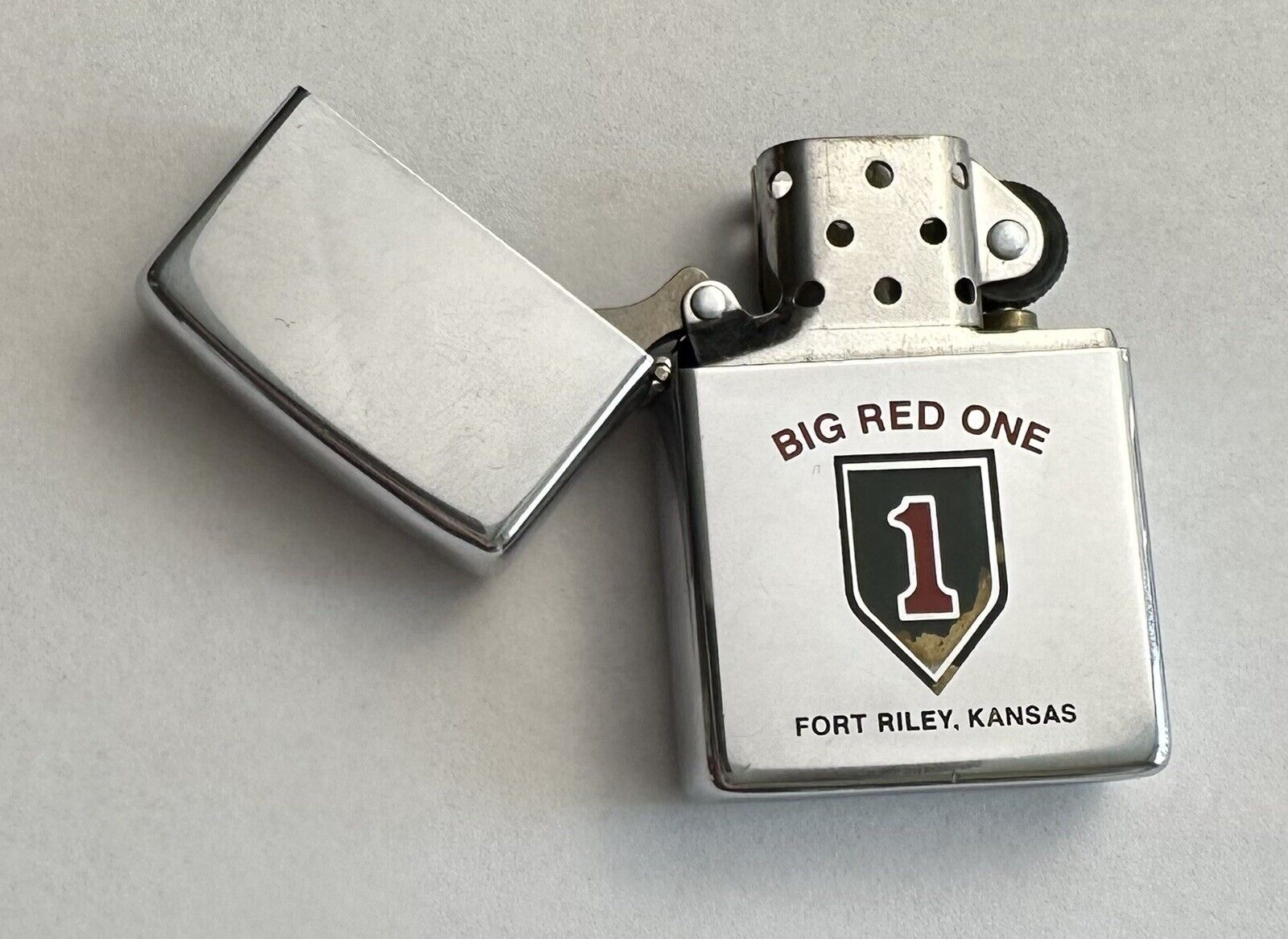 Vintage 1982 Zippo Lighter 1st Infantry Division Big Red One Fort Riley, Kansas
