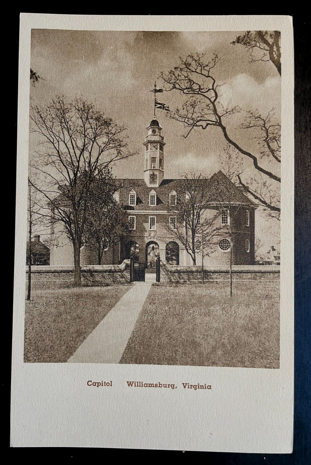 Vintage Postcard 1930-1945 Capitol Building, Williamsburg, Virginia