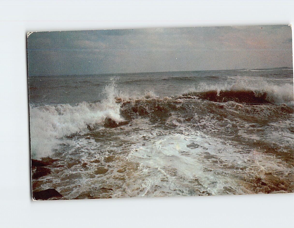 Postcard Crashing Waves at the Sea/Ocean Scene