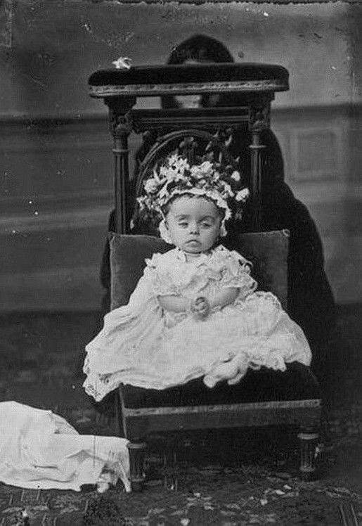 Antique Hidden Mother Photo 117 Oddleys Strange & Bizarre