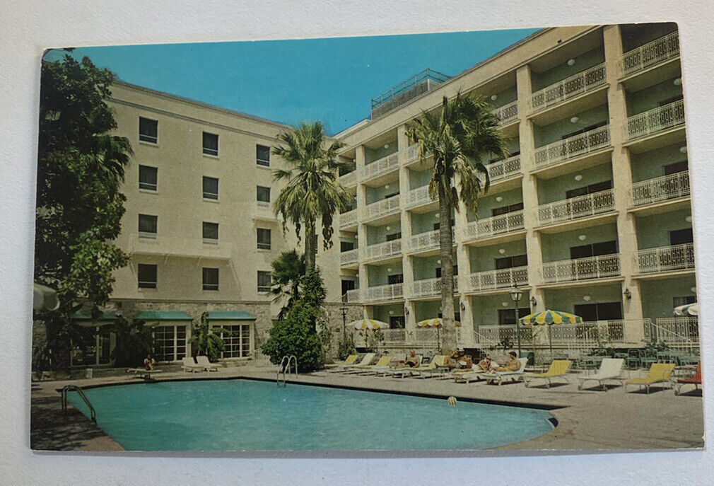 Vintage Postcard ~ Menger Hotel Pool View ~ San Antonio Texas TX