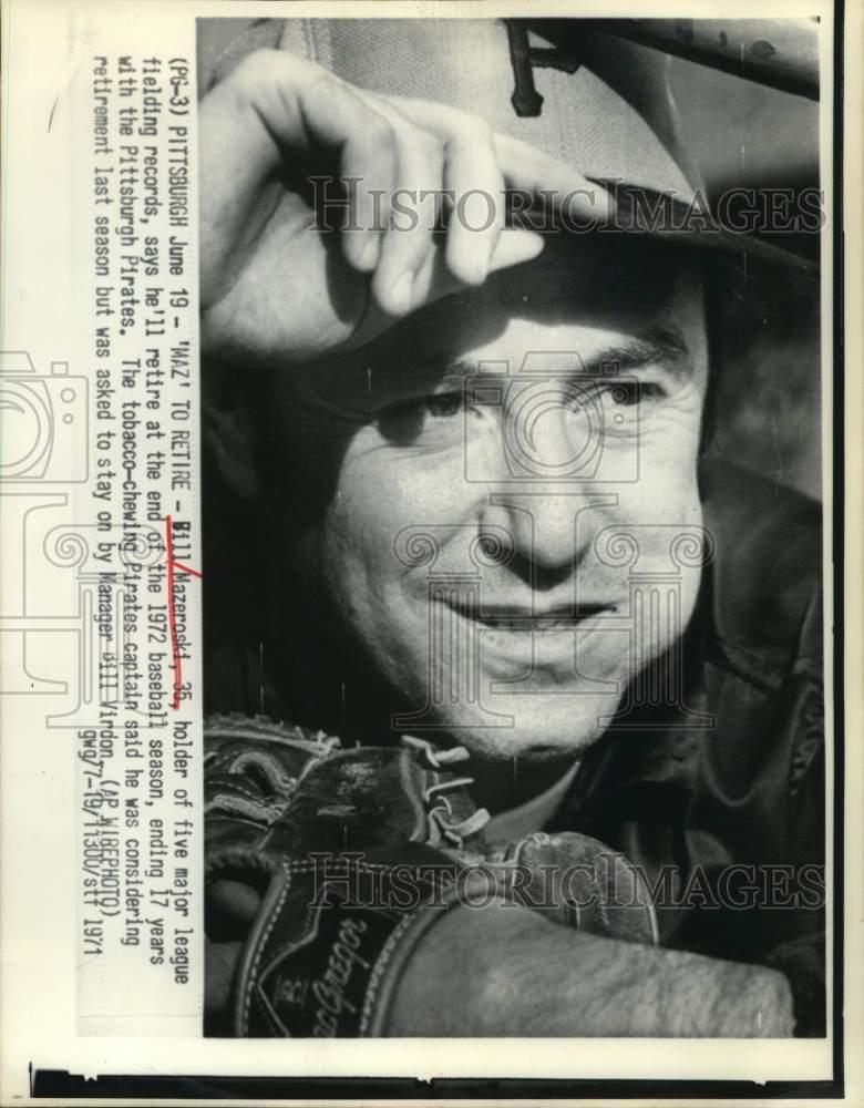 1971 Press Photo Pittsburgh Pirates' Bill Mazeroski tips his cap. - hps05920