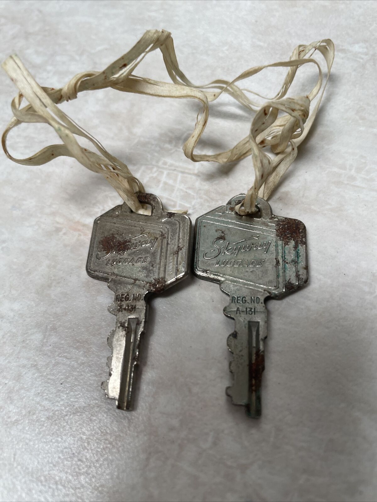 Pair Two Vintage Silver Tone Skyway Luggage Keys 
