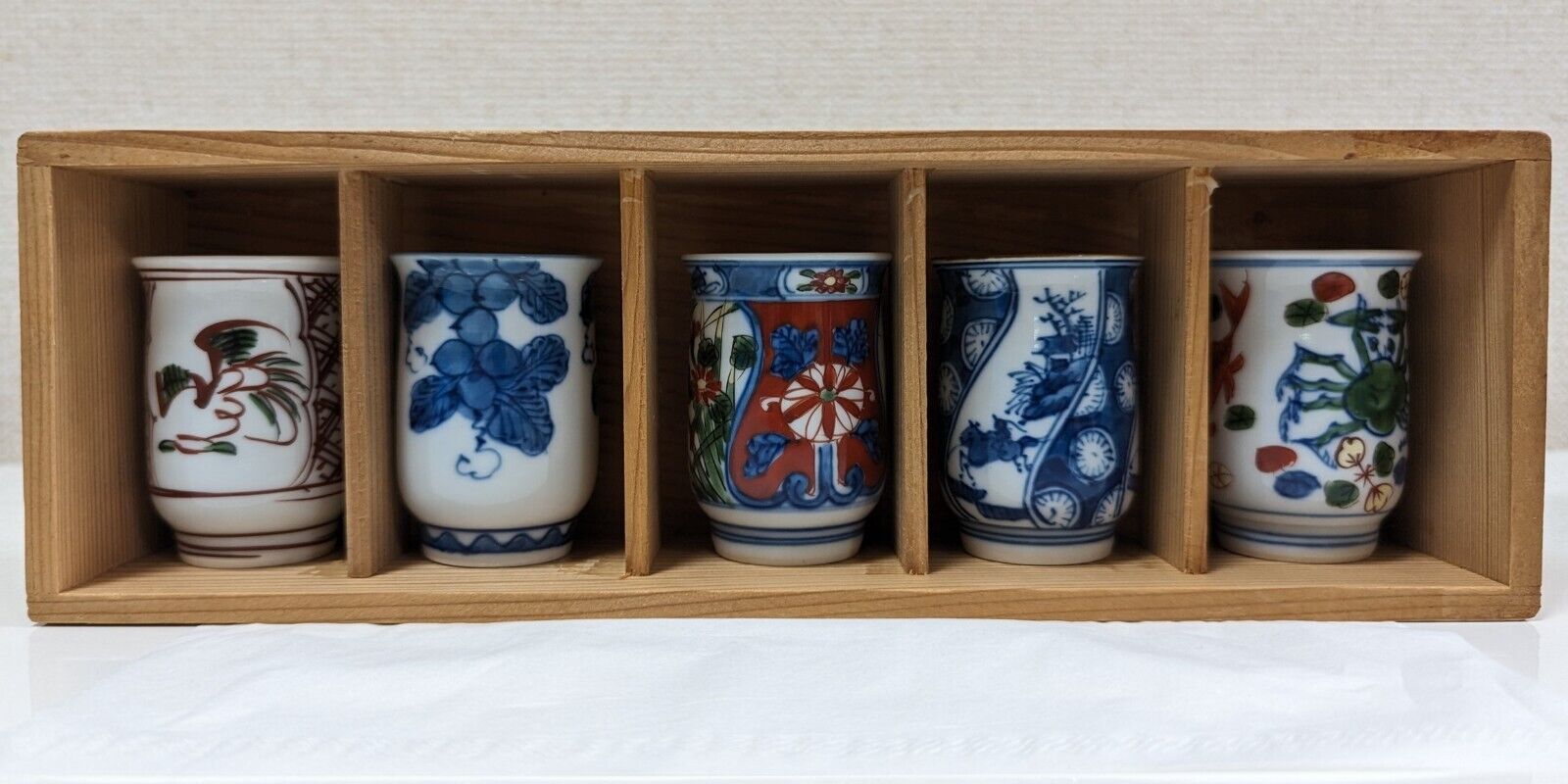 Japanese Genemon Arita Porcelain Box Set of 5 Sake Cups Guinomi Signed Japan