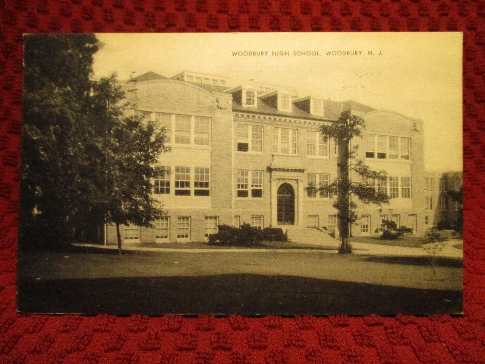 1943. WOODBURY HIGH SCHOOL. WOODBURY, NJ POSTCARD J11