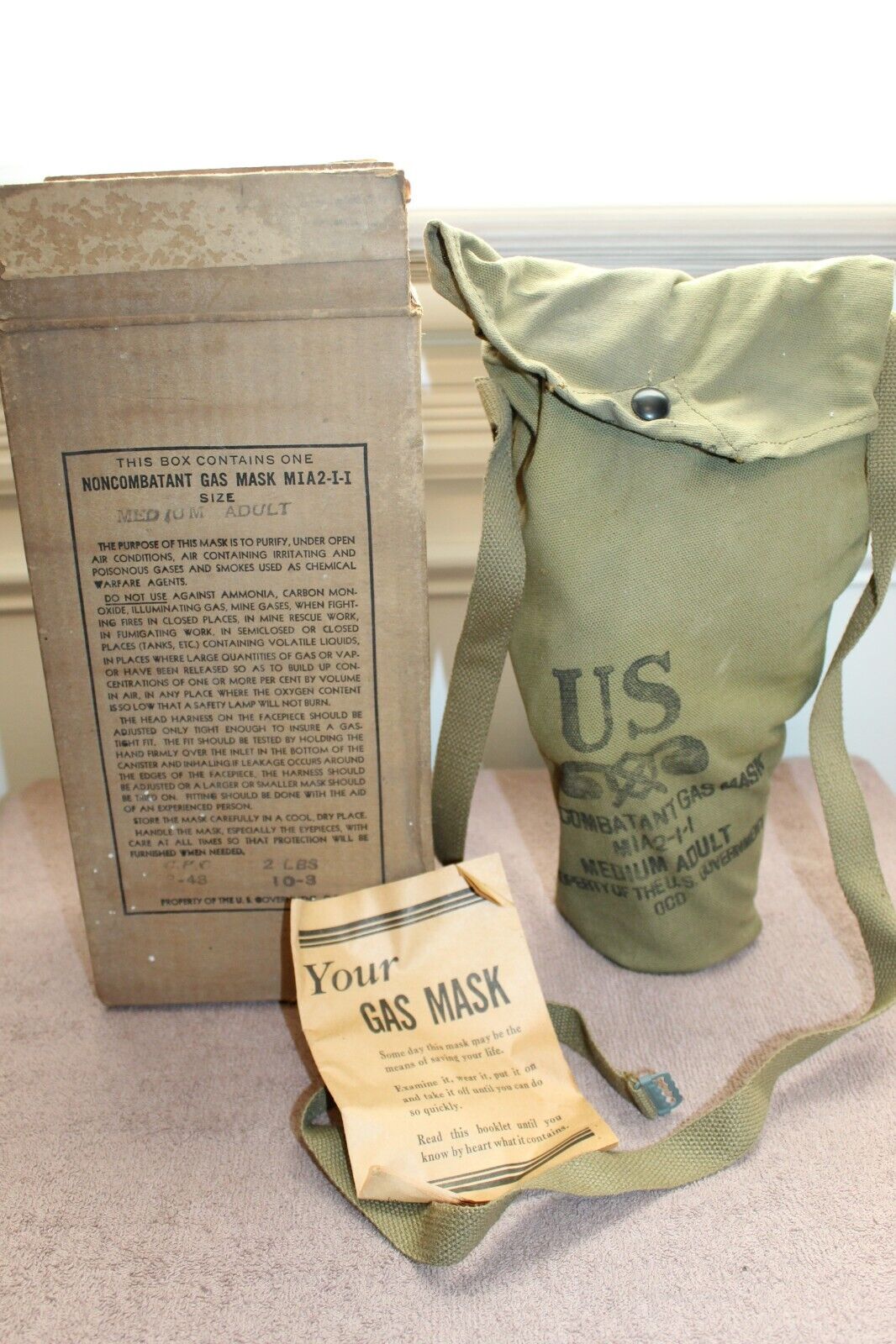 Original WW2 U.S. Home Front O.C.D. Medium Adult Gas Mask w/Carrier in Issue Box