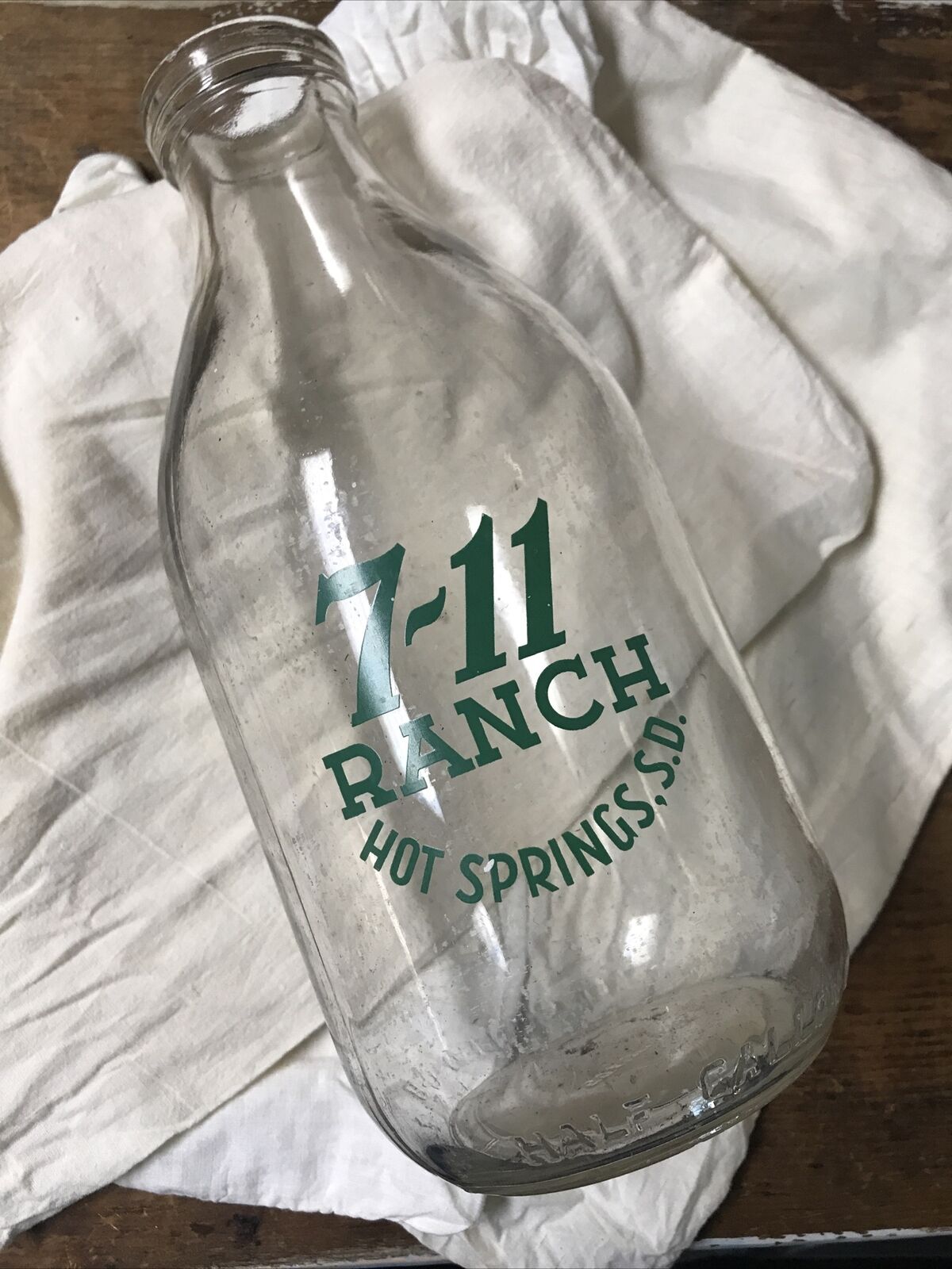 VTG Duraglas 7-11 Ranch Hot Springs South Dakota SD Half Gallon Glass Milk Jug