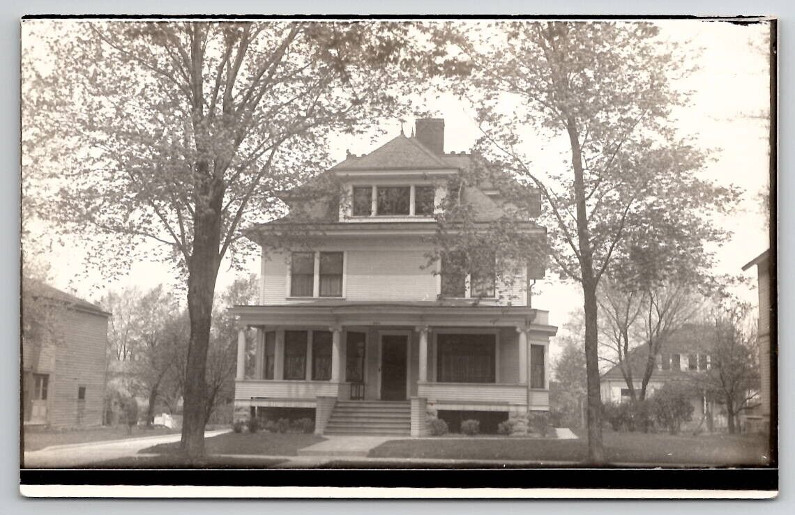 RPPC Wisconsin Lovely House Home L Baer c1914 Real Photo Postcard A38