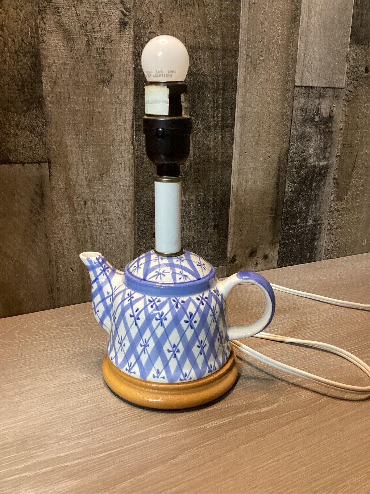 Vintage Hand-Painted Blue and White Teapot Accent Table Lamp - 0034