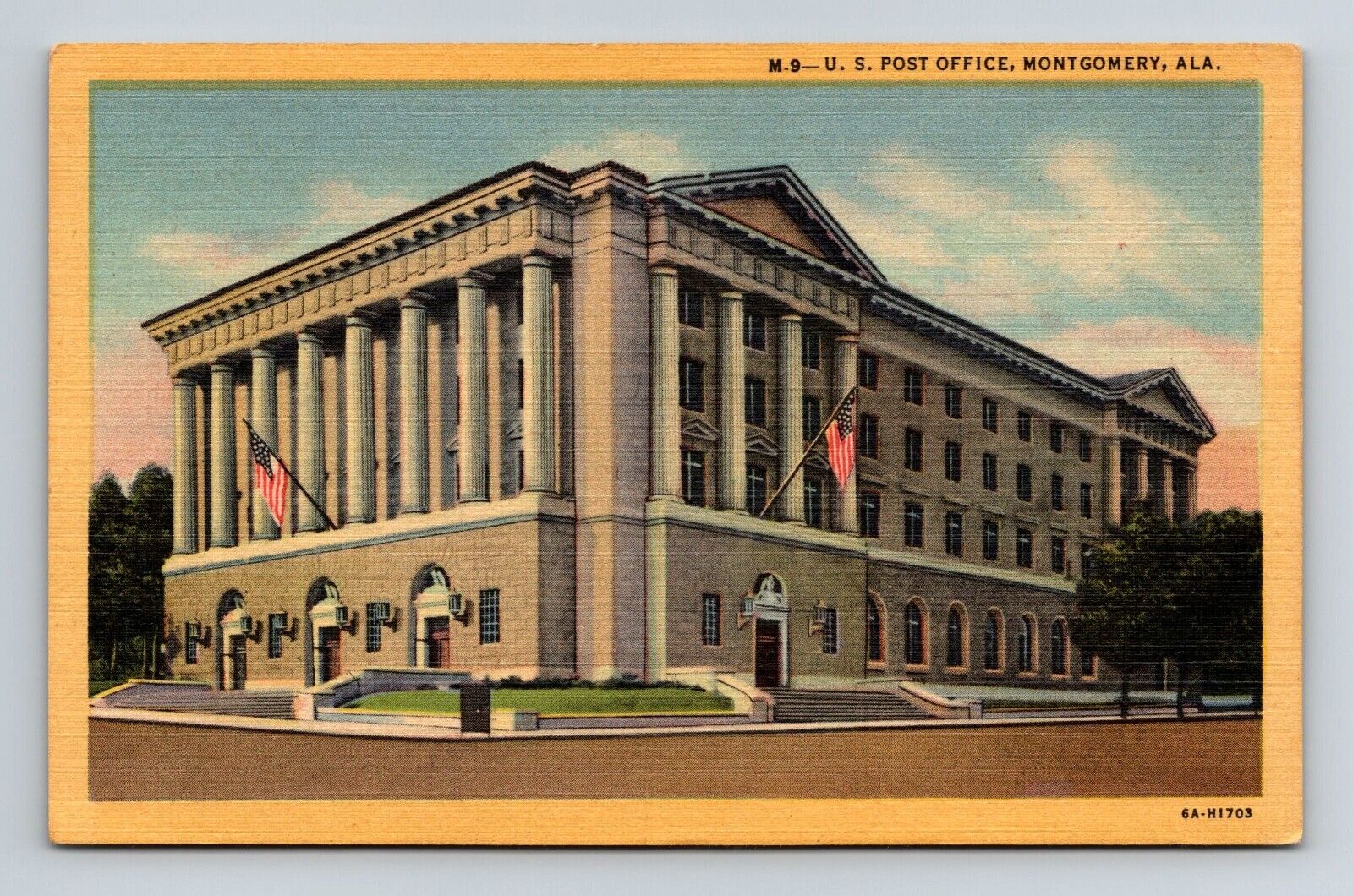 Vintage linen post card U.S. POST OFFICE BUILDING,  MONTGOMERY, AL unused