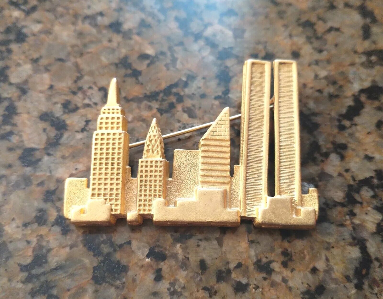 RARE Vintage New York Pre 9/11 Skyline Twin Trade Towers Pin 2\