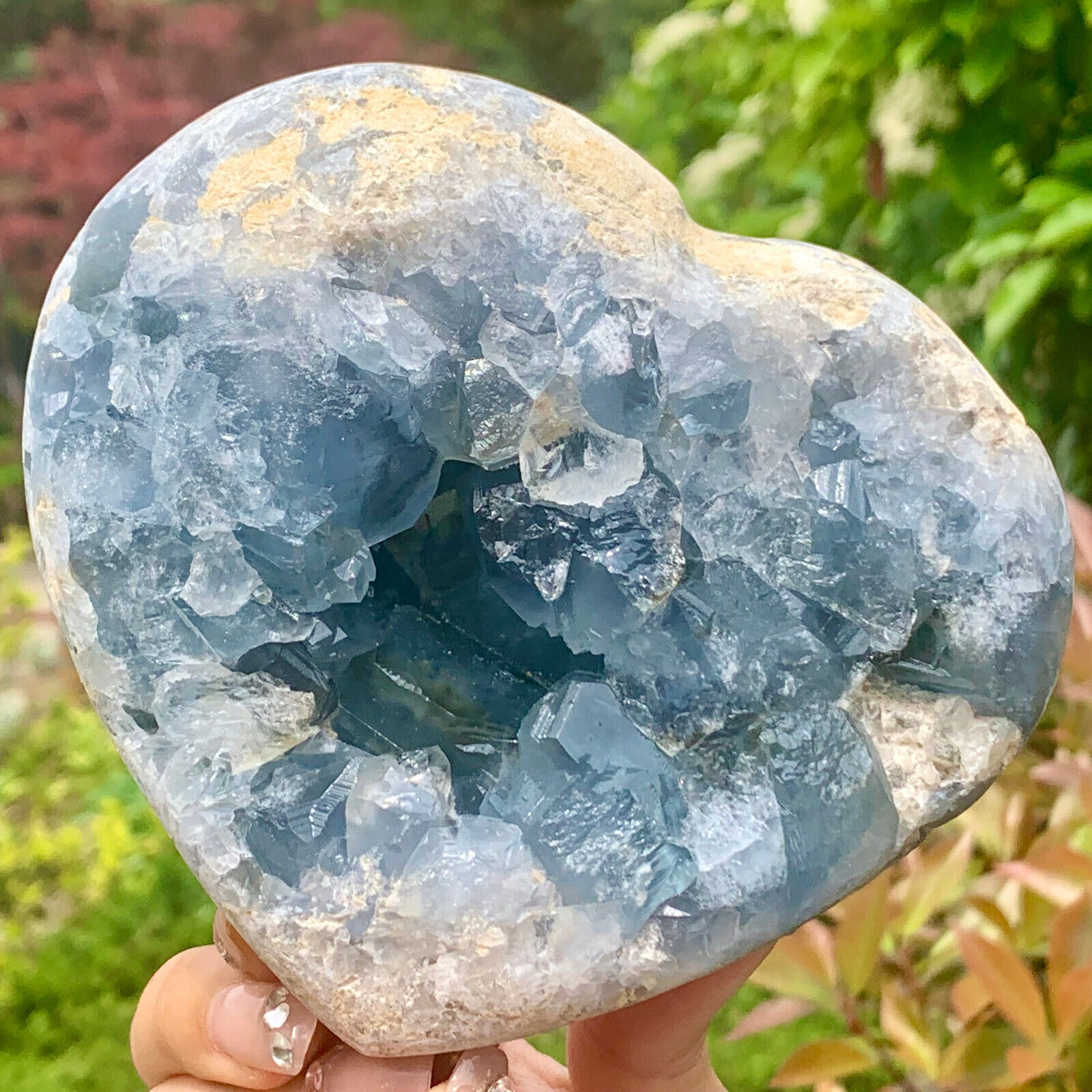 3.8LB Top natural blue crystal cave quartz crystal cave mineral specimens