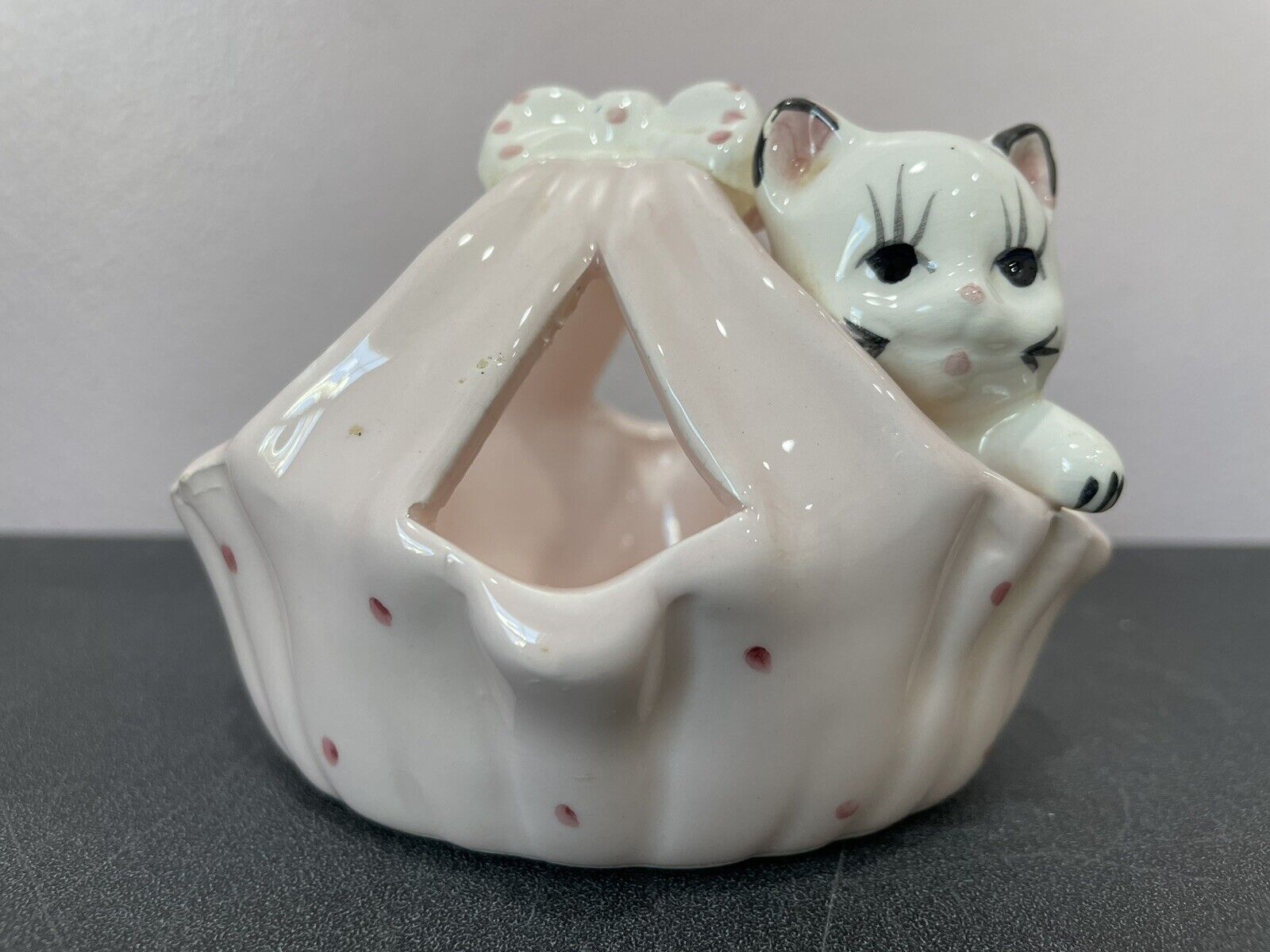 Ceramic WHITE CAT KITTEN Pink Basket FIGURINE Trinket Dish 3\