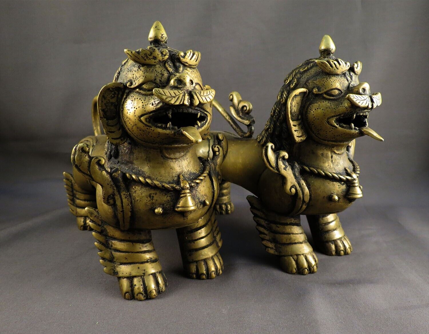 Pair of Lion Feng Shui Lions Foo Fu Dog Guardian Singha Brass Figure Statue free