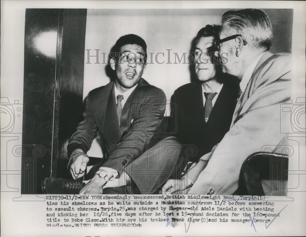 1953 Press Photo Boxer Randy Turpin with Frank Algar & George Middleton