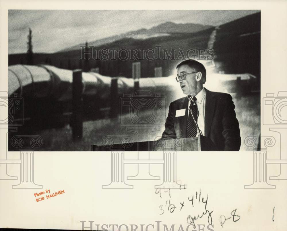 1985 Press Photo George M. Nelson, Alyeska Pipeline Official - lrb19386
