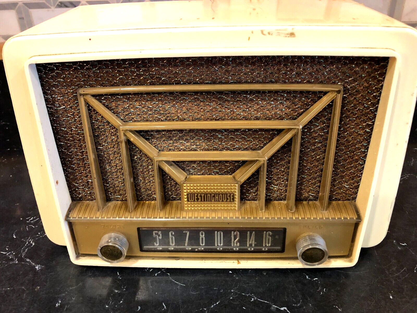 Vintage Westinghouse Model H-323TS Table Tube Radio  Powers On