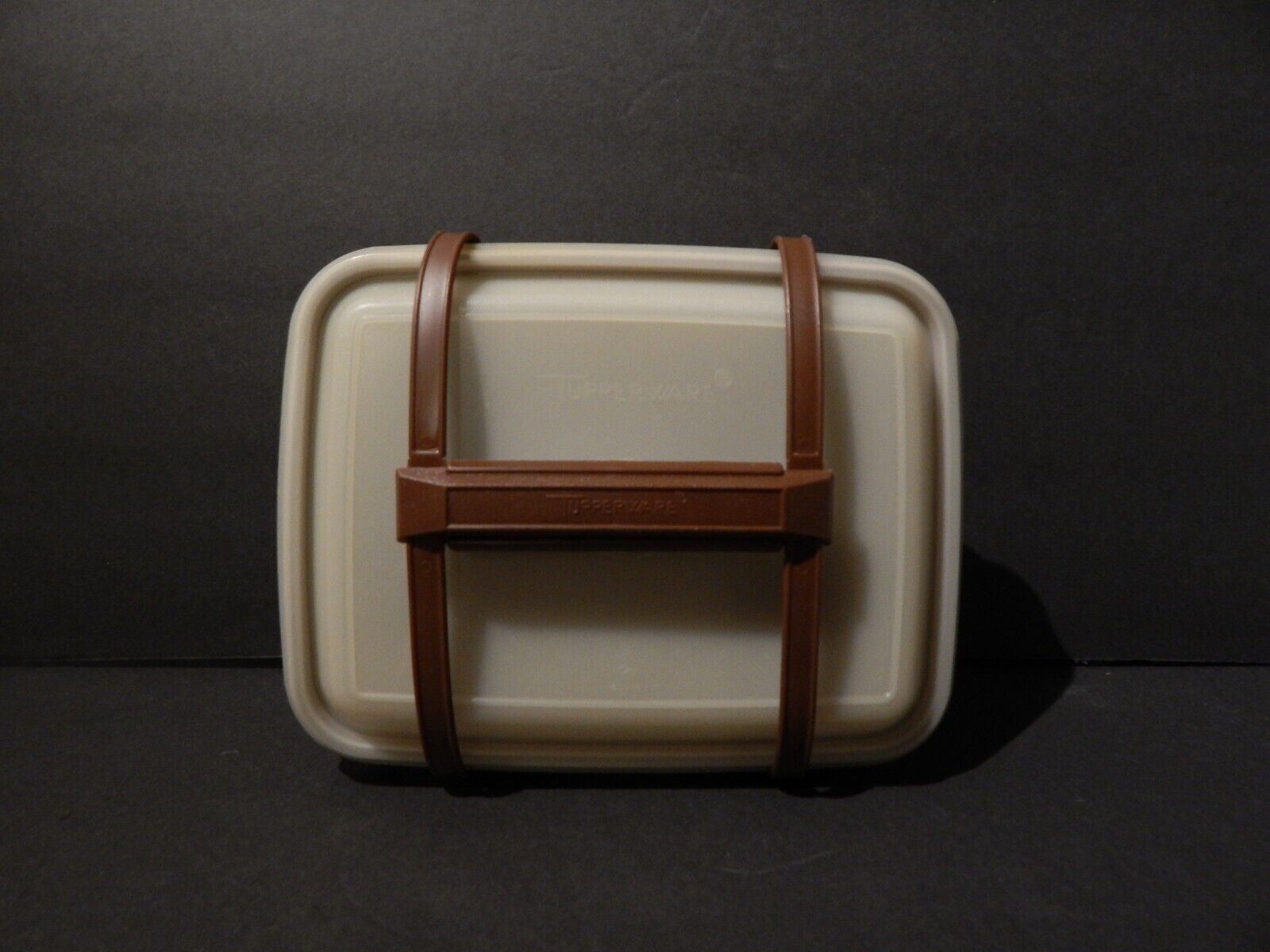 Vintage Tupperware 1254 Harvest Brown Pak-N-Carry Lunch Box W/Handles Lid