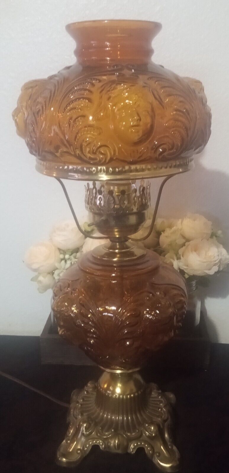 Beautiful Vintage Fenton Amber Glass Cherub Angel Face Table Lamp