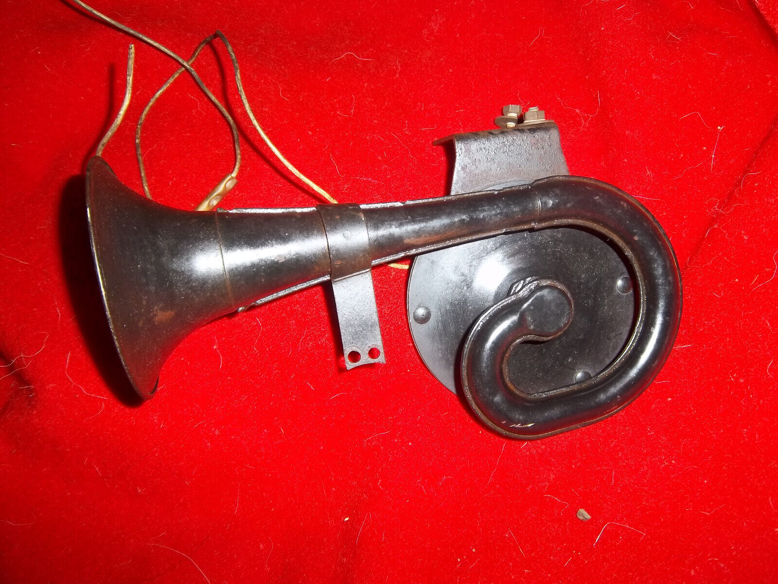 Antique Auto Twist Snail Trumpet Dual Horn Car Original Used Parts Vintage