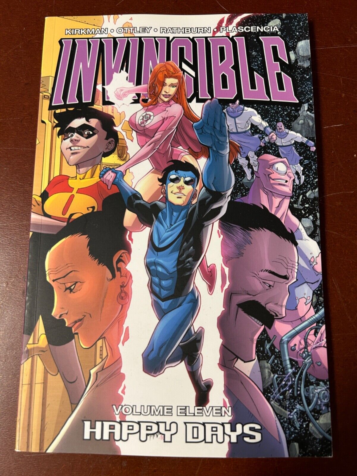 Invincible #11 (Image Comics, 2009) Happy Days