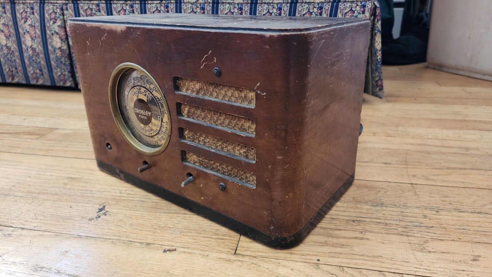 Antique Crosley Fiver  517 Tube Radio w/ Gold Dial - 1938