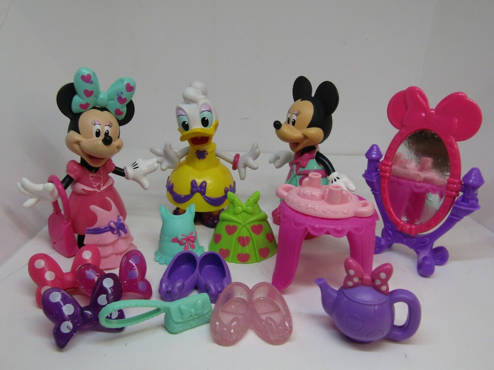 3 Minnie Mouse Daisy Duck Boutique Dolls with Snap on Clothes Shoes Bows Disney.