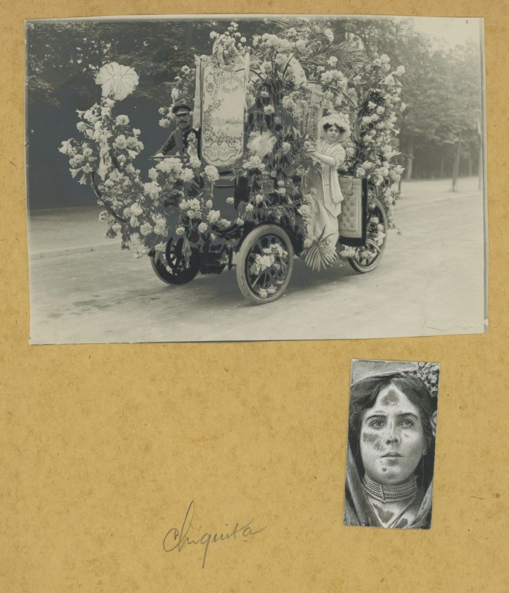 Fête des Flowers, Vintage Chiquita Print2 snapshots of 11 x 15cm and 3 x 6cm on