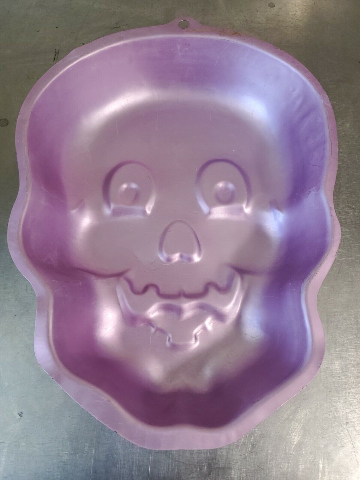 Wilton Purple Skull HALLOWEEN Cake Pan Mold Form 2105-2099
