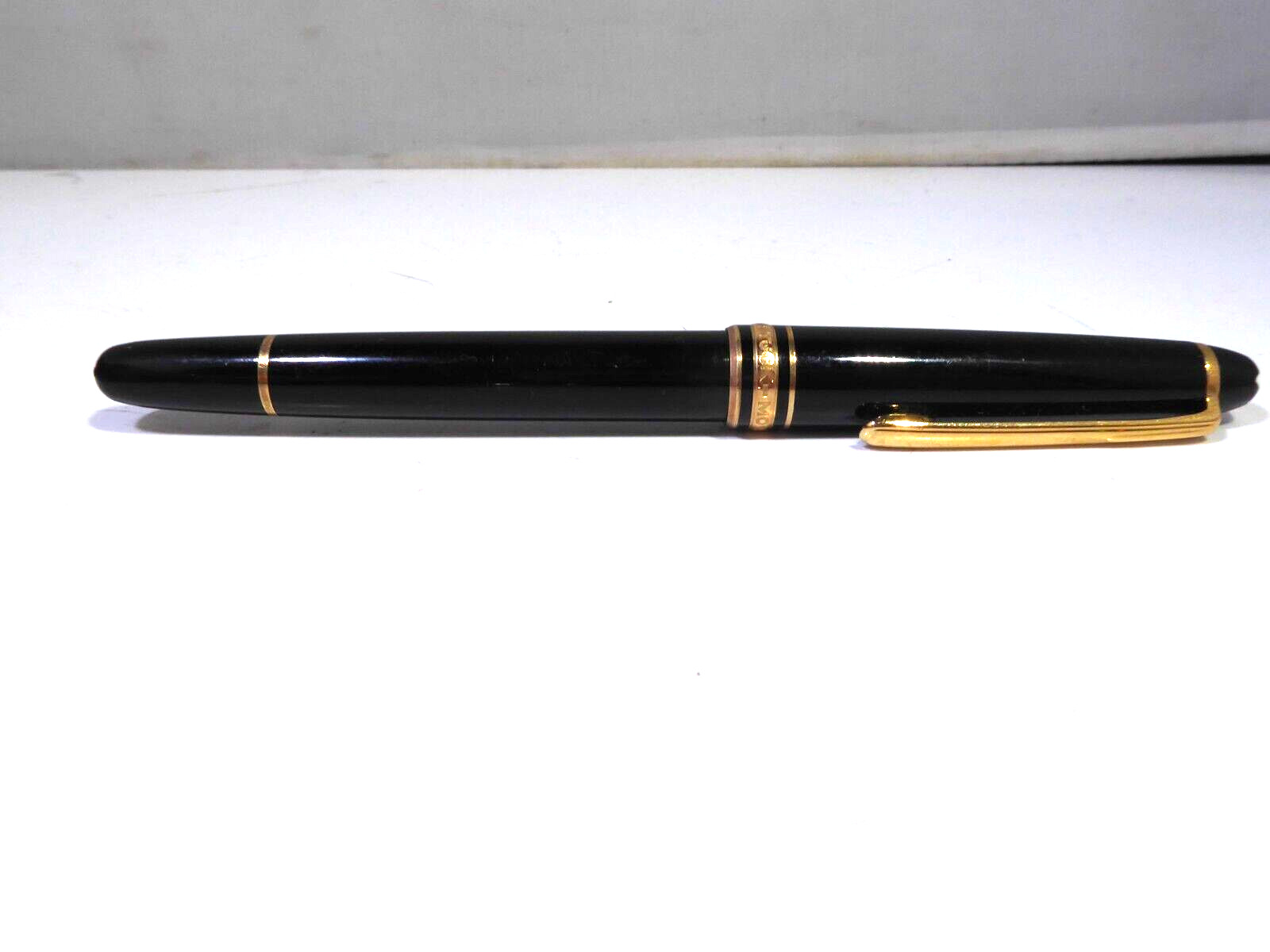 MONTBLANC MEISTERSTRUCK FOUNTAIN PEN 4810 WITH 14K GOLD NIB