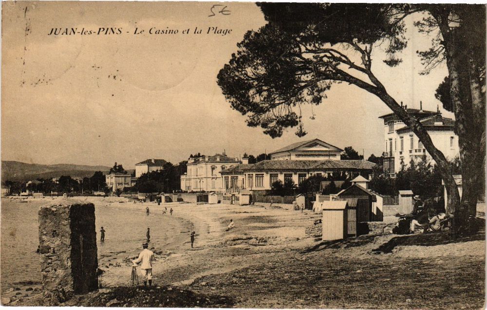 CPA JUAN-les-PINS - Le Casino et la Plage (262115)