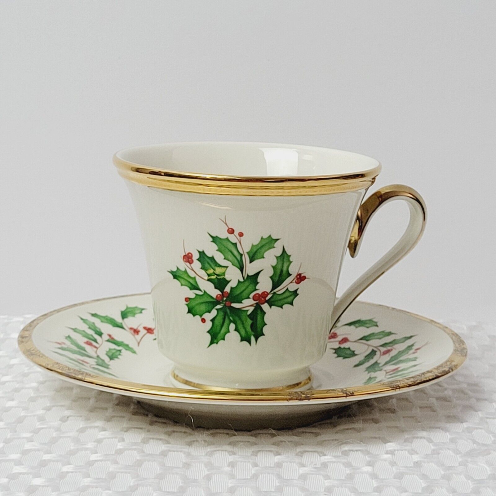 Vintage LENOX Fine Bone China Holly Holiday Footed Teacup & Saucer Made in USA
