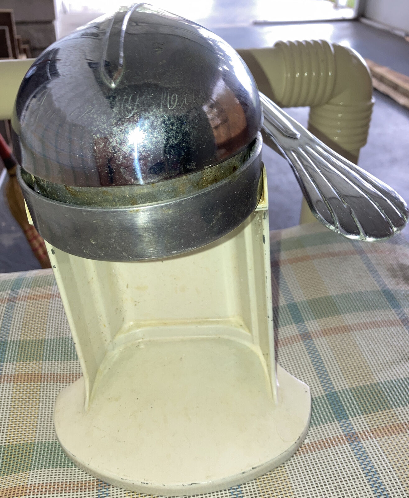 VINTAGE RIVAL Juice-O-Mat Hand Operated Juicer Made in USA