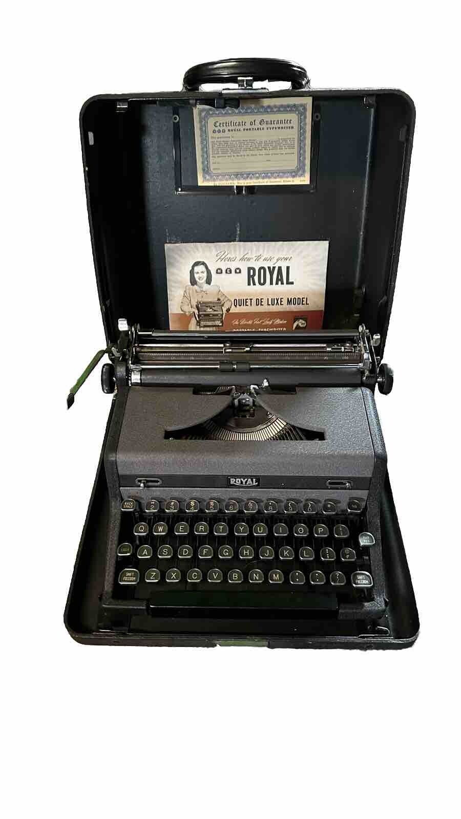 Antique 1950s Royal Quite De Luxe Typewriter