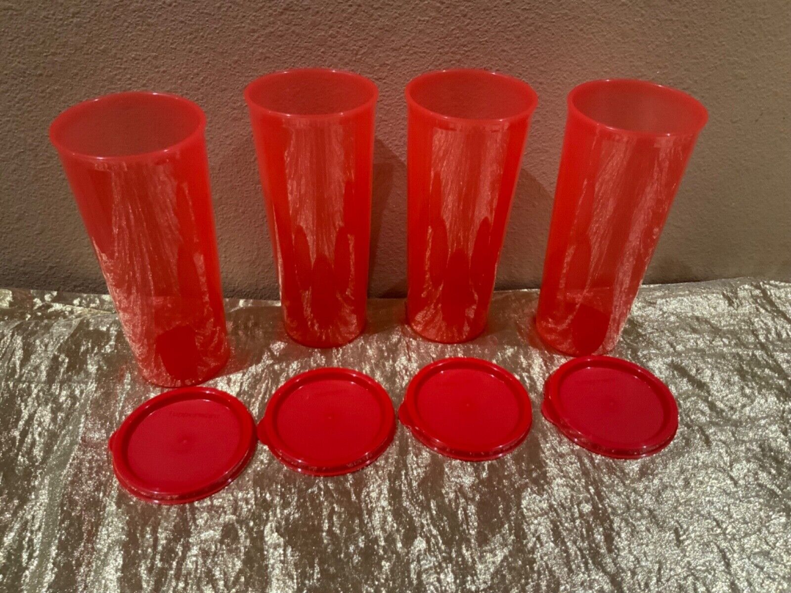 New Beautiful Set of 4 Tupperware 16oz Tumblers with lids Red Color