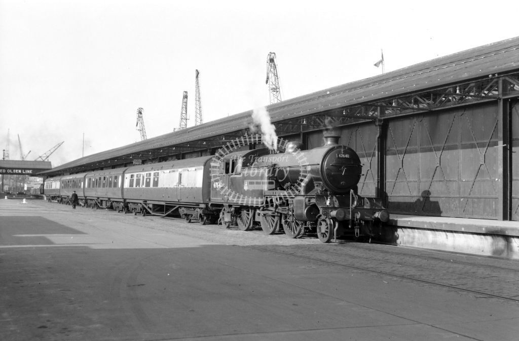PHOTO BR British Railways Steam Locomotive Class V1 67641 Tyne Commission Quay