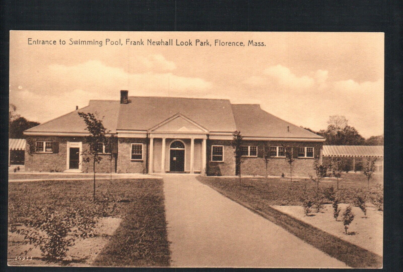 FLORENCE, MA * FRANK NEWHALL LOOK PARK ~ SWIMMING POOL ENTRANCE * UNPOSTED